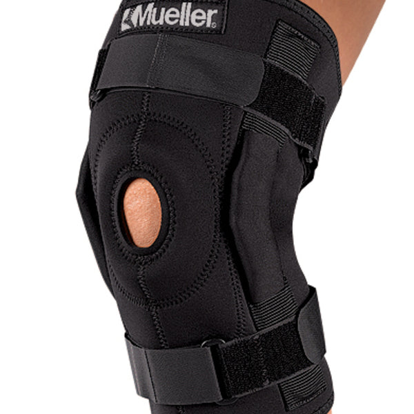 Mueller Pro Level Hinged Knee Brace Deluxe
